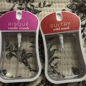 Mixologie Moisturizing Body Mist Duo in Pink and Red